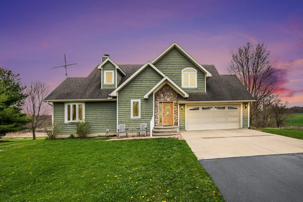 1908 Kaiser Road Weesaw Township, MI 49113
