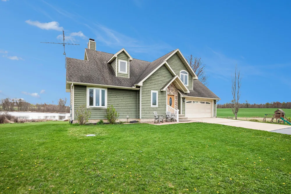 1908 Kaiser Road Weesaw Township, MI 49113