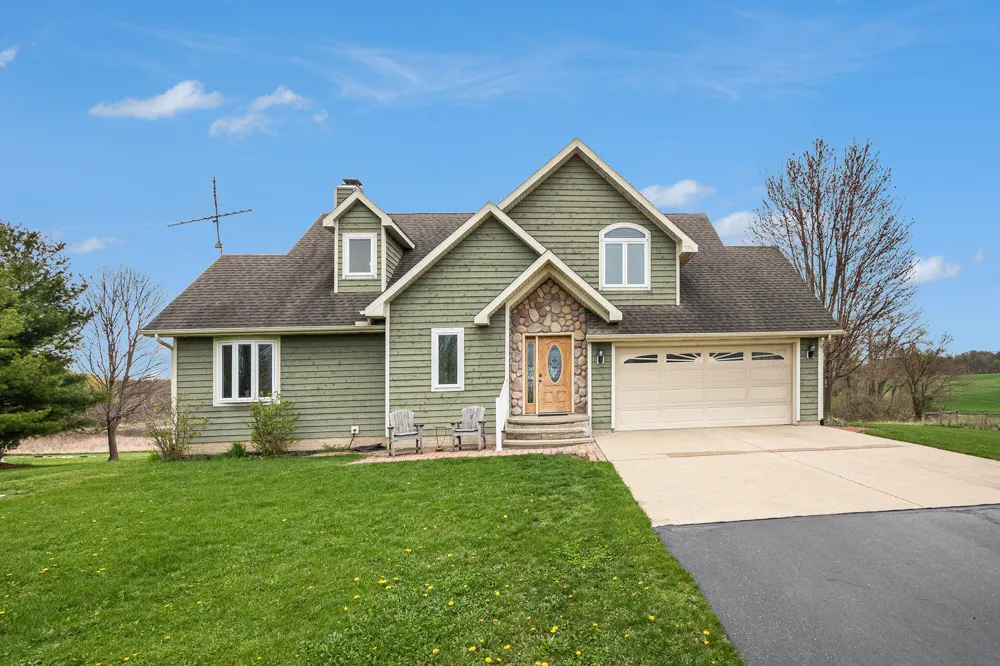 1908 Kaiser Road Weesaw Township, MI 49113