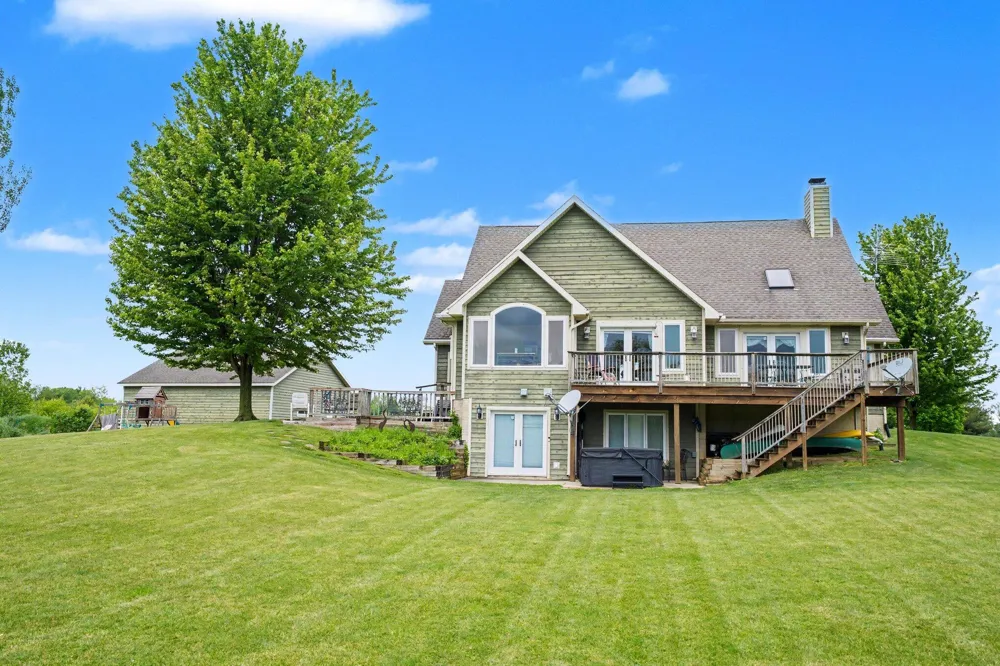 1908 Kaiser Road Weesaw Township, MI 49113