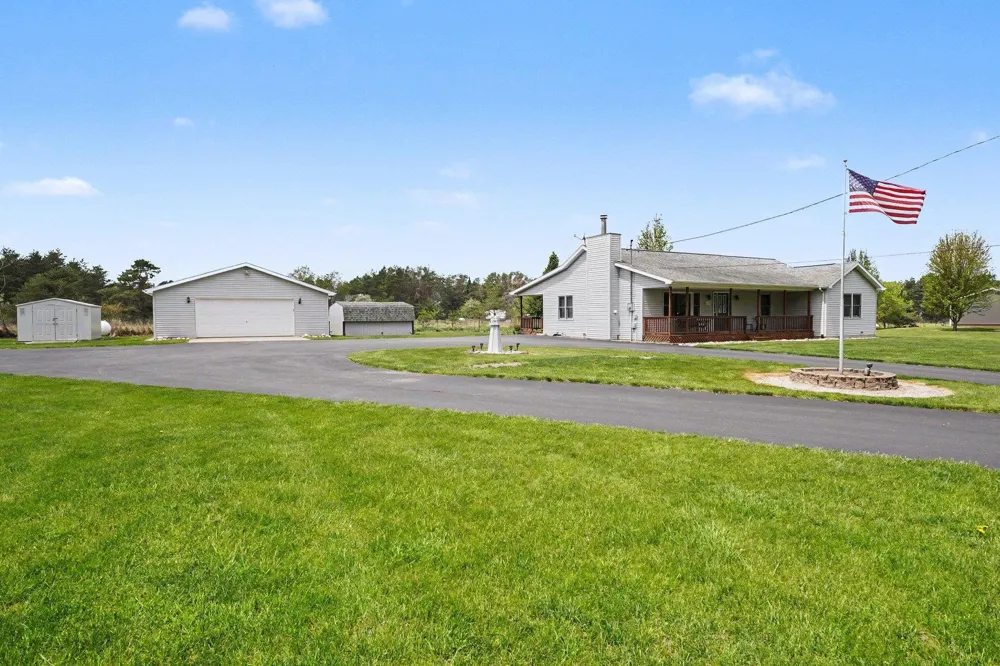 437 4th Street Cumming Township, MI 48635