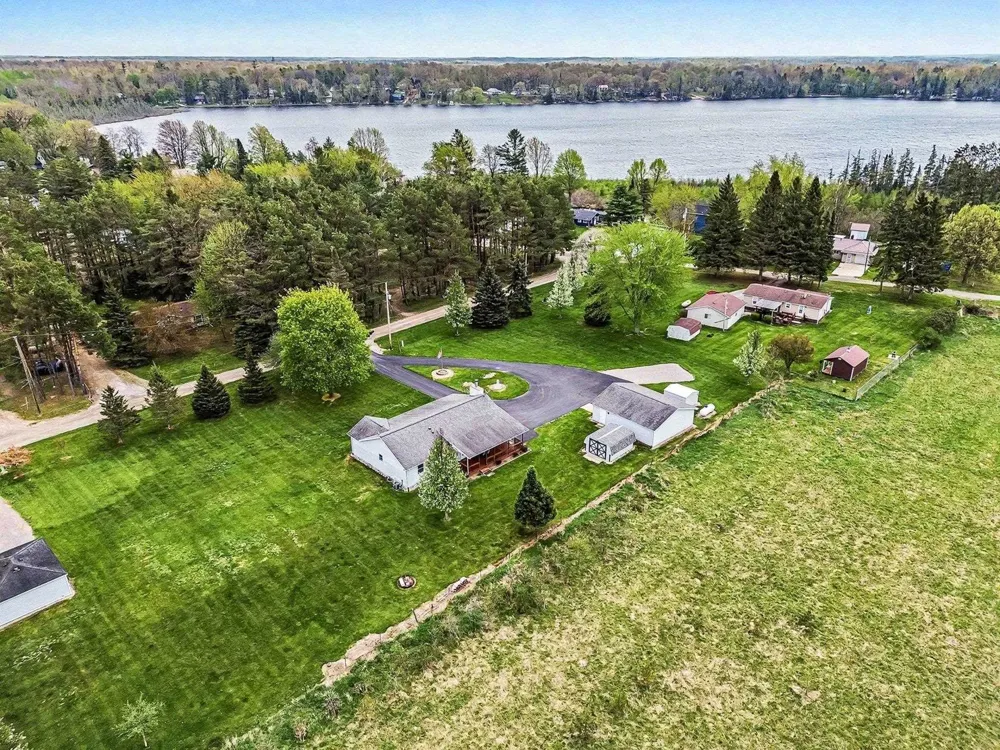 437 4th Street Cumming Township, MI 48635
