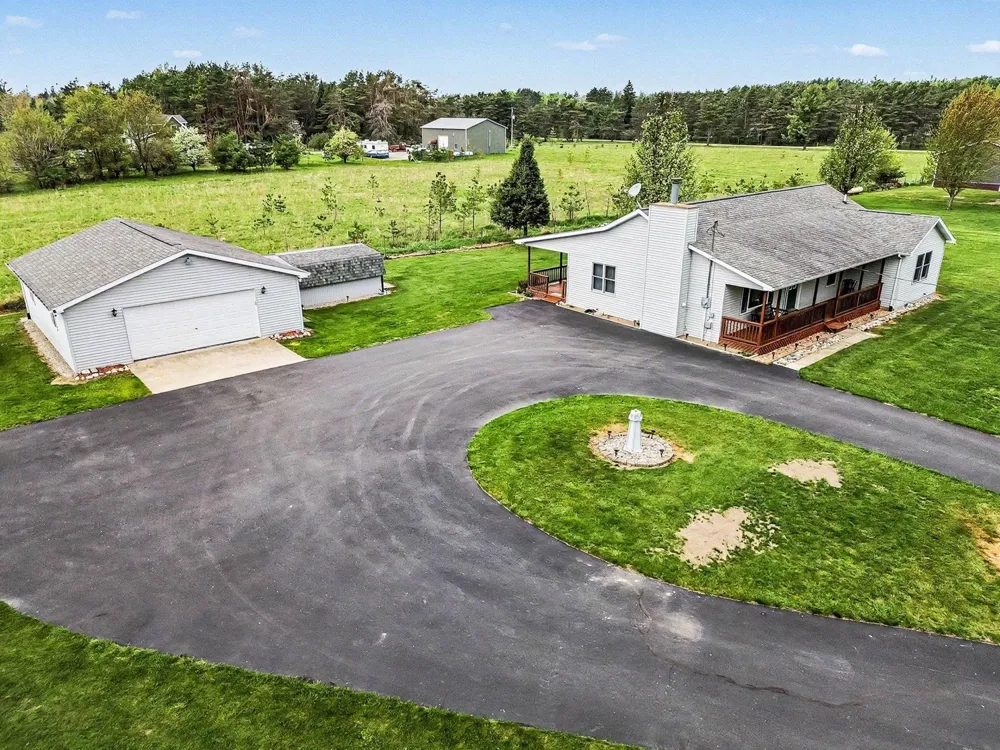 437 4th Street Cumming Township, MI 48635