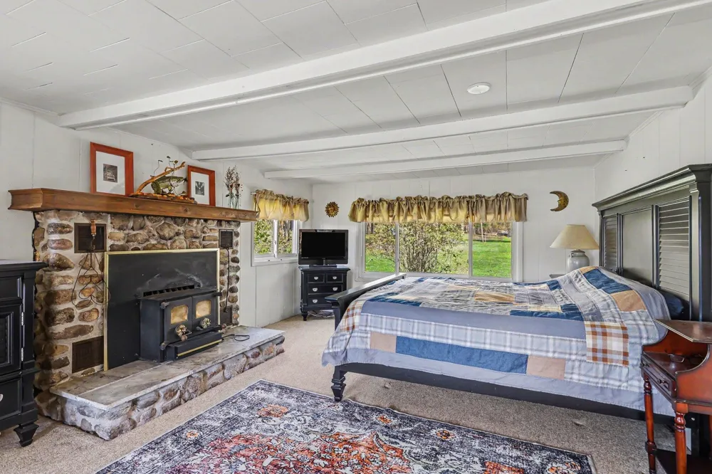 8101 Long Lake Road Plainfield Township, MI 48739