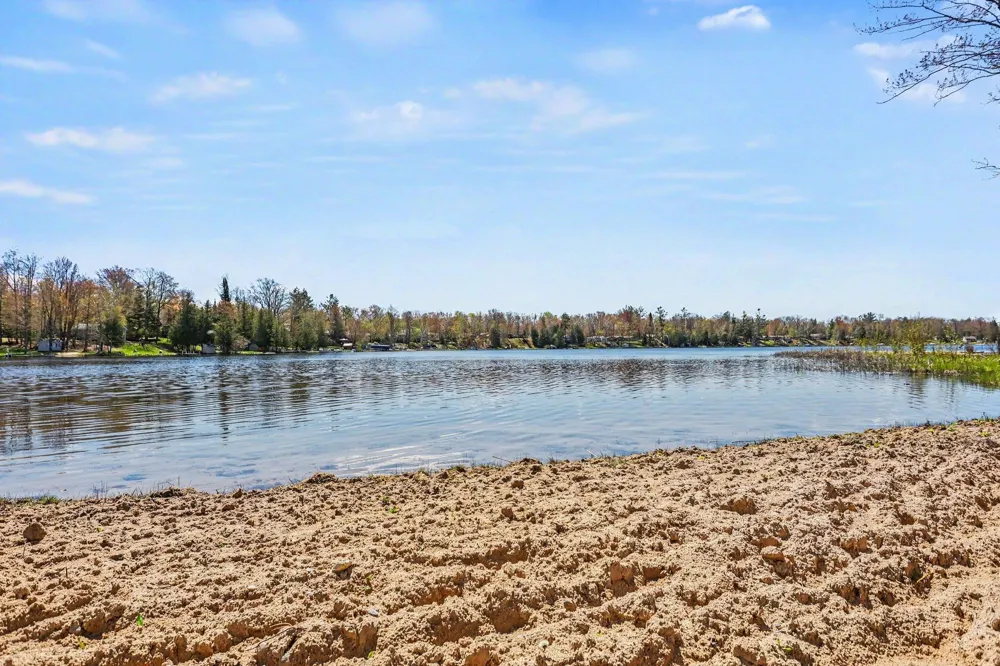 8101 Long Lake Road Plainfield Township, MI 48739