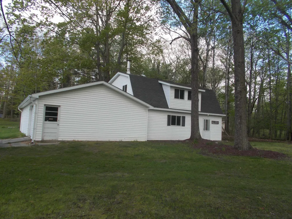 8101 Long Lake Road Plainfield Township, MI 48739