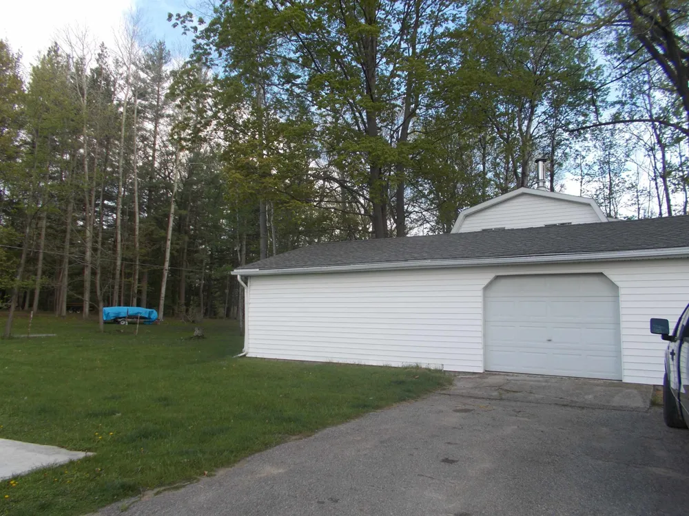 8101 Long Lake Road Plainfield Township, MI 48739