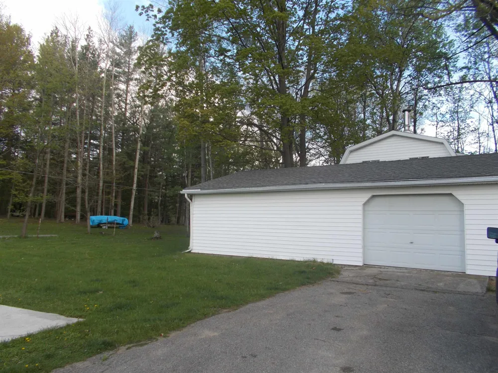 8101 Long Lake Road Plainfield Township, MI 48739