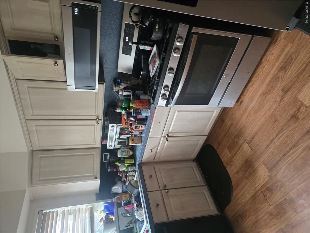 19942 Vernier Road Harper Woods City, MI 48225