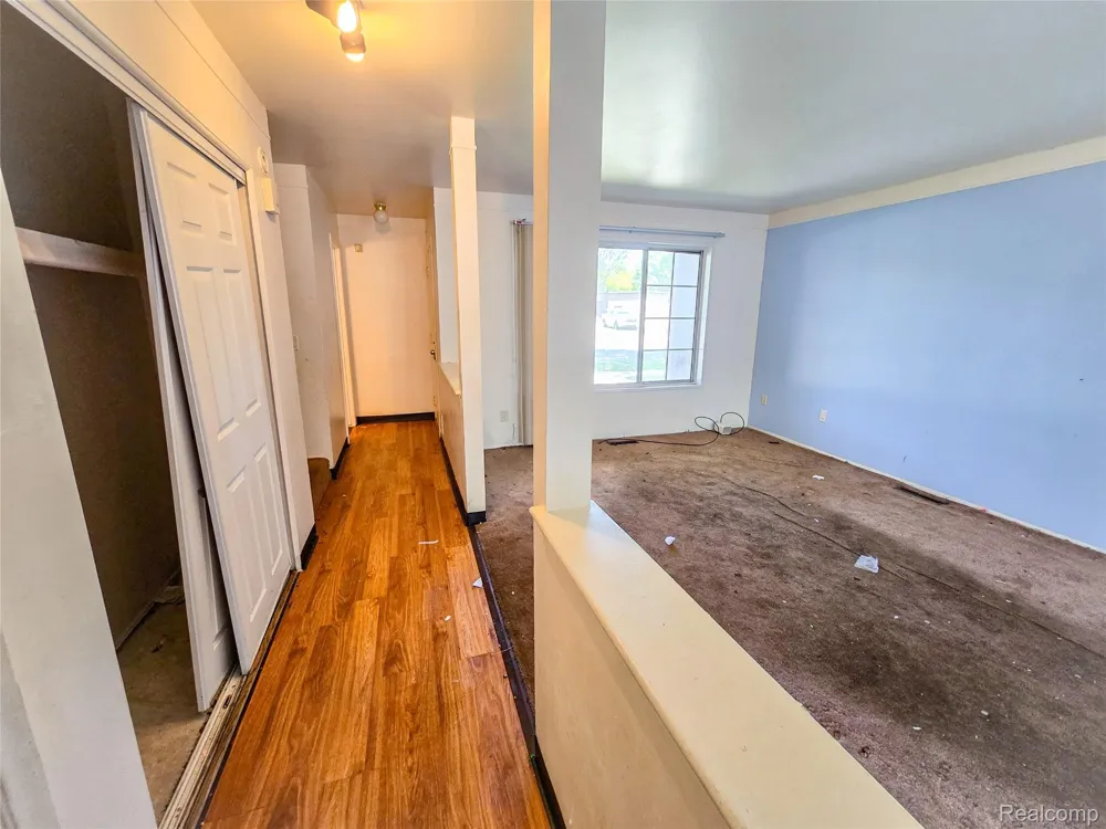 19942 Vernier Road Harper Woods City, MI 48225