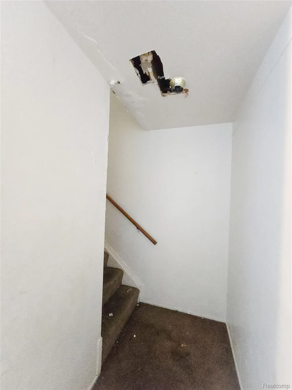 19942 Vernier Road Harper Woods City, MI 48225