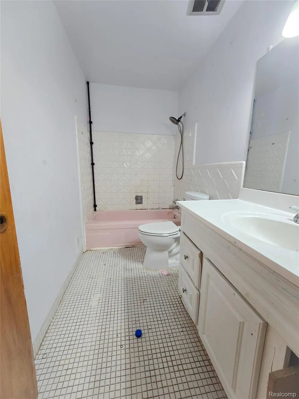 19942 Vernier Road Harper Woods City, MI 48225