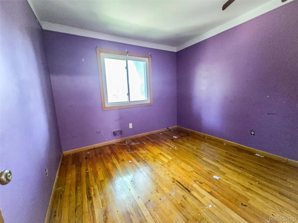 19942 Vernier Road Harper Woods City, MI 48225