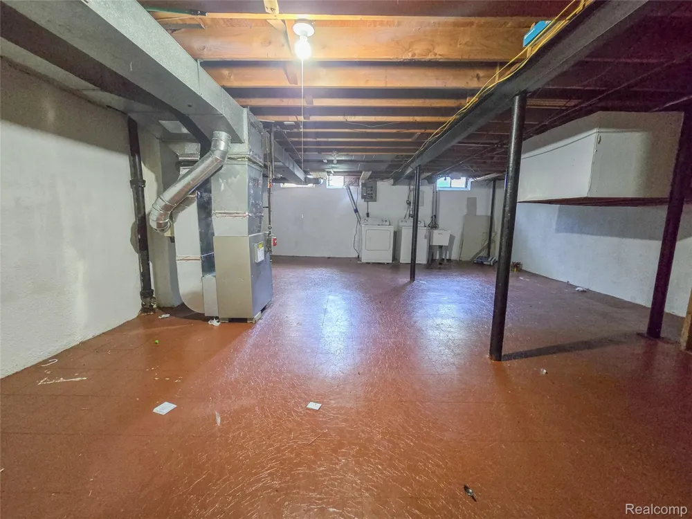 19942 Vernier Road Harper Woods City, MI 48225