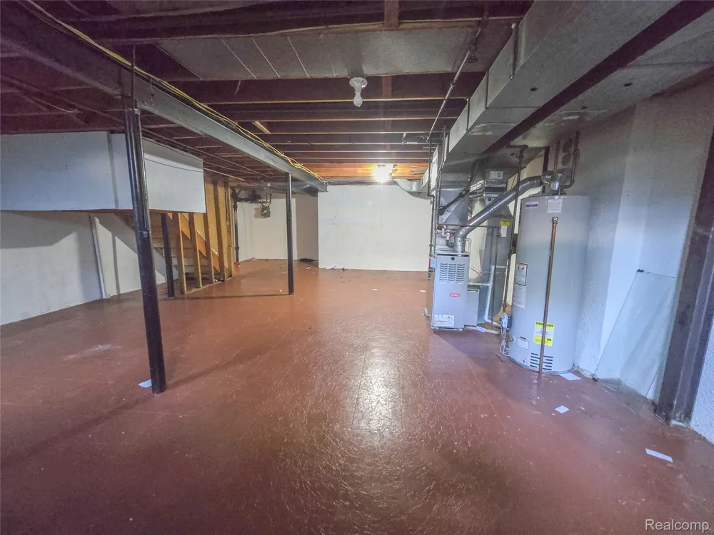 19942 Vernier Road Harper Woods City, MI 48225