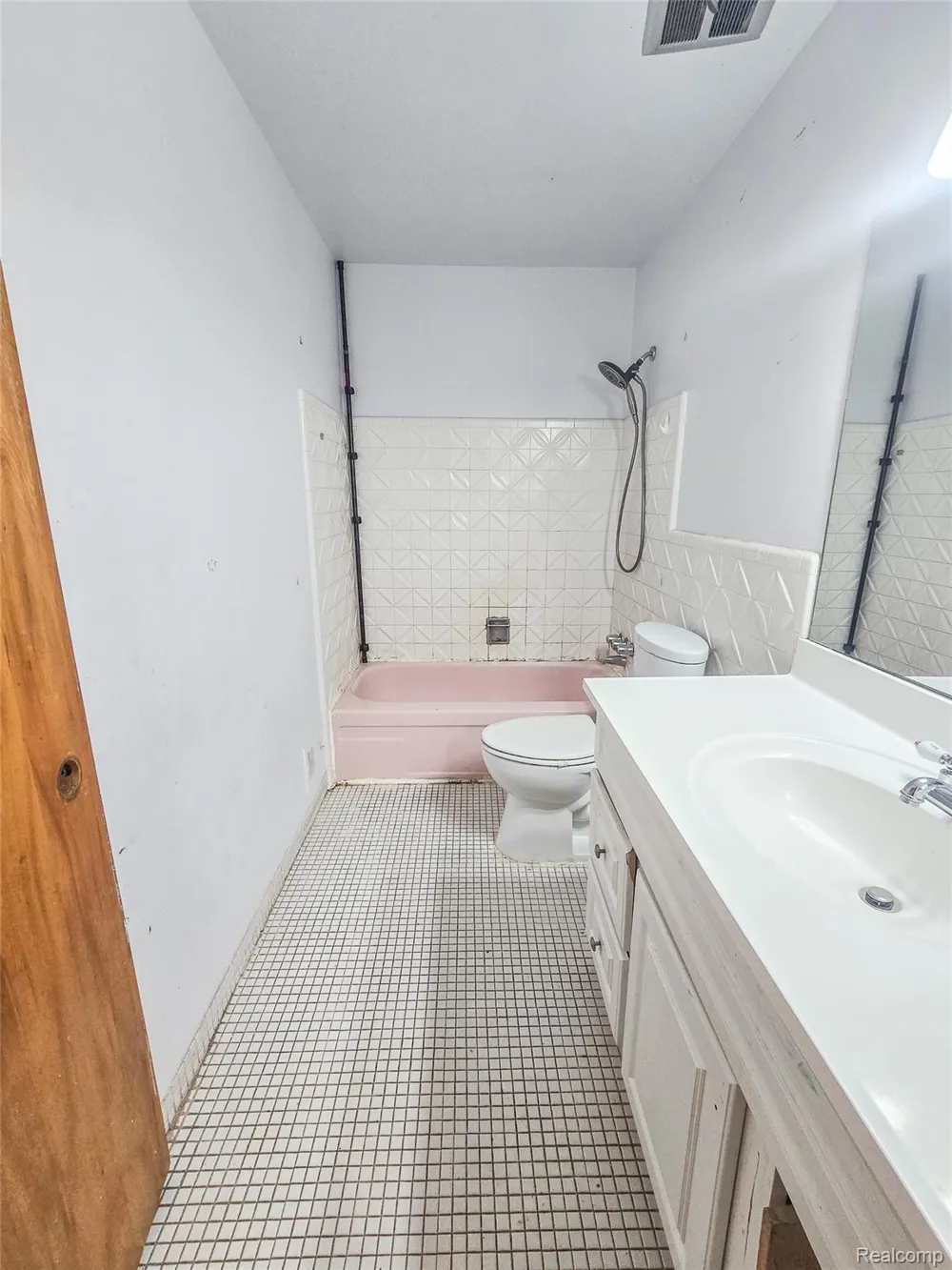 19942 Vernier Road Harper Woods City, MI 48225