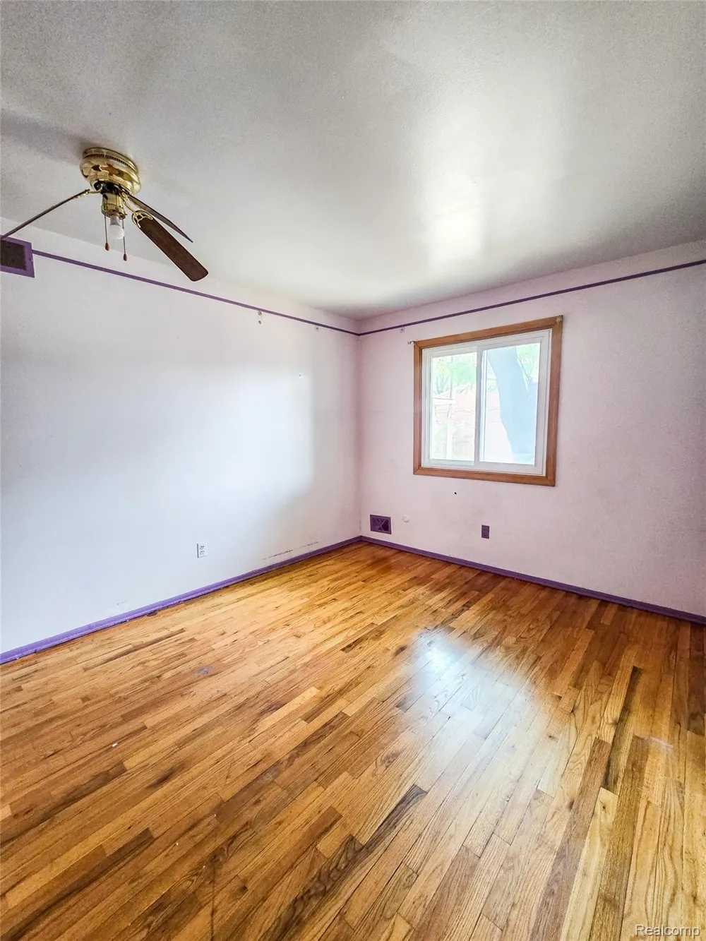 19942 Vernier Road Harper Woods City, MI 48225
