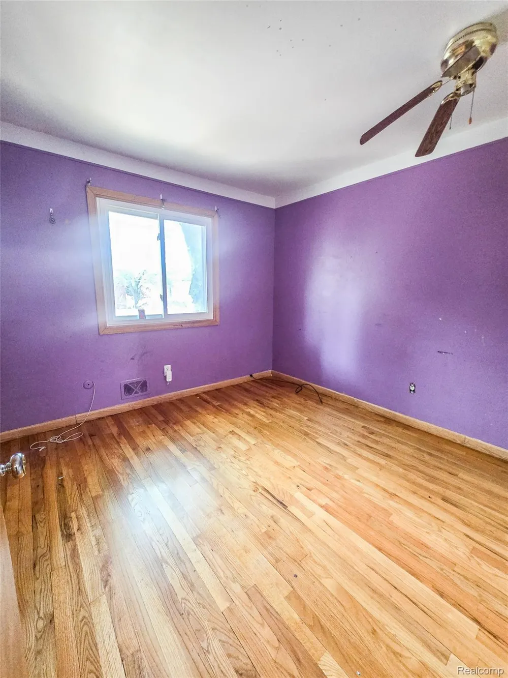 19942 Vernier Road Harper Woods City, MI 48225