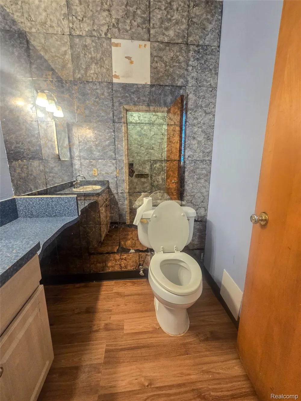 19942 Vernier Road Harper Woods City, MI 48225