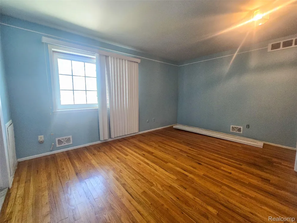 19942 Vernier Road Harper Woods City, MI 48225