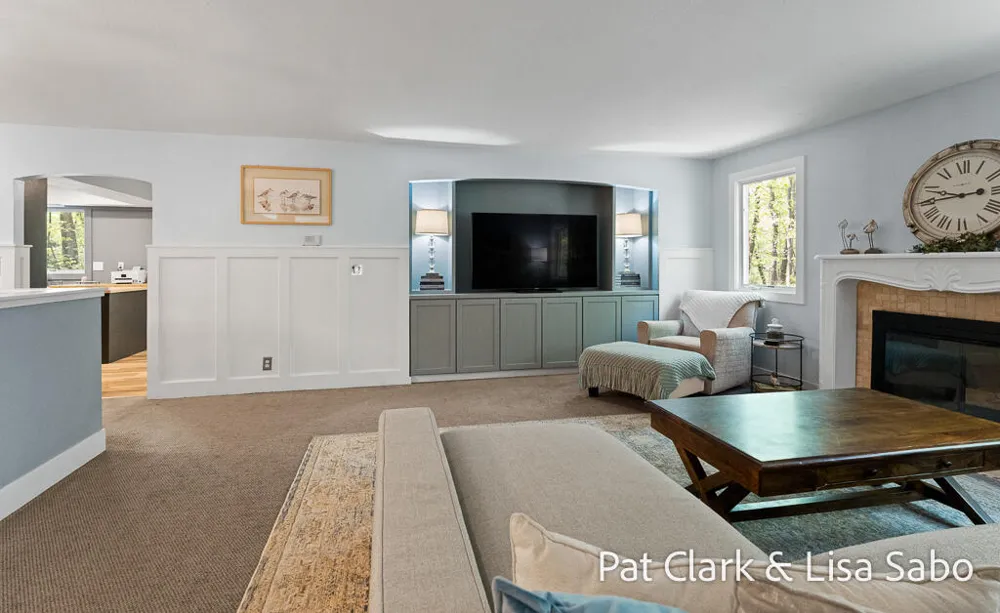 16580 Lake Michigan Drive Grand Haven Charter Township, MI 49460