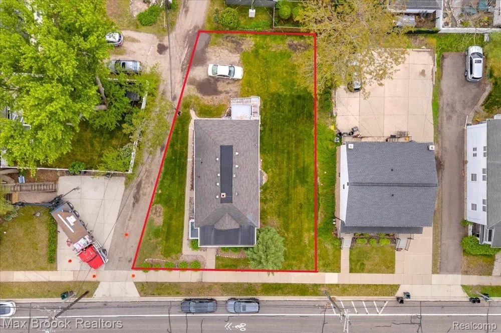 417 W Lincoln Avenue Royal Oak City, MI 48067