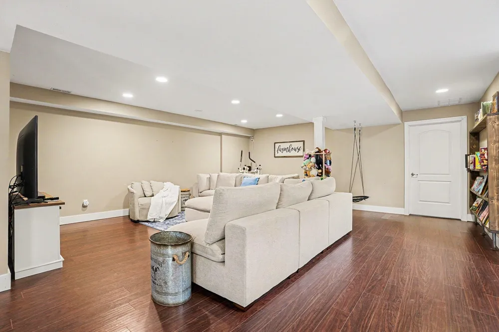 31800 Pine Ridge Circle Antwerp Township, MI 49065