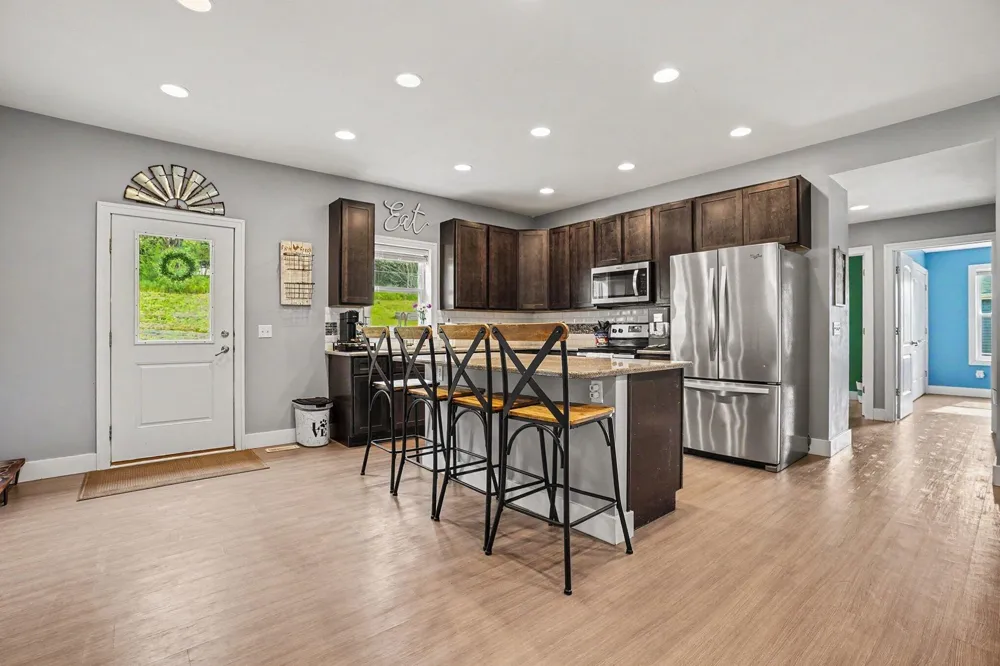 31800 Pine Ridge Circle Antwerp Township, MI 49065