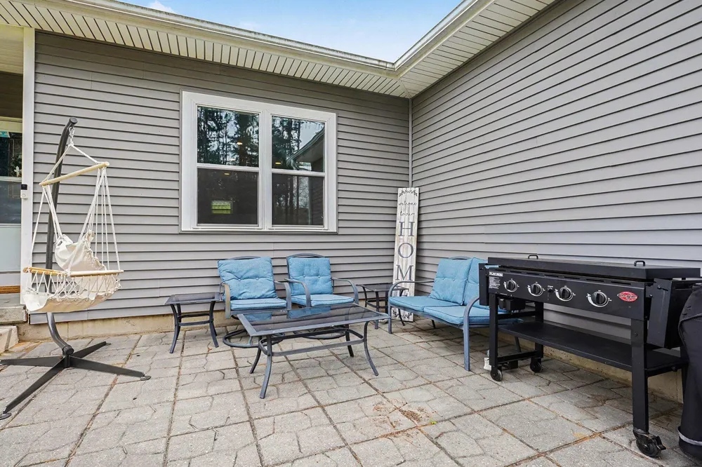 31800 Pine Ridge Circle Antwerp Township, MI 49065