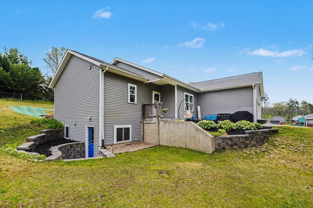 31800 Pine Ridge Circle Antwerp Township, MI 49065