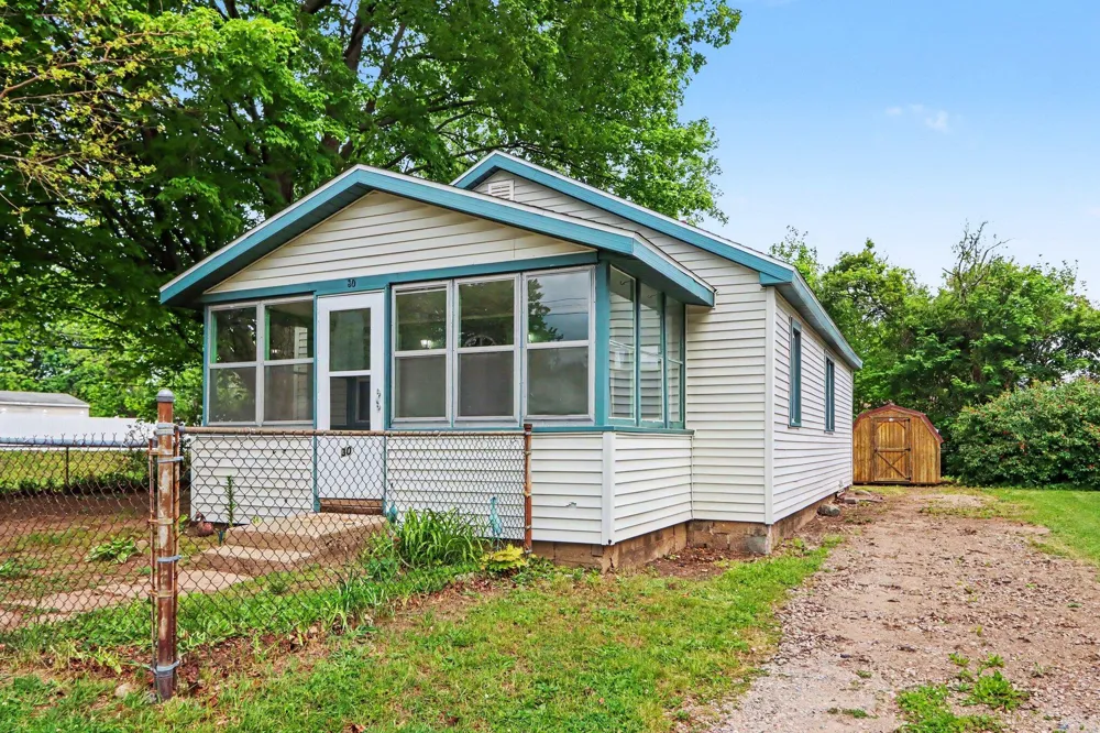 30 Avenue B Springfield City, MI 49037