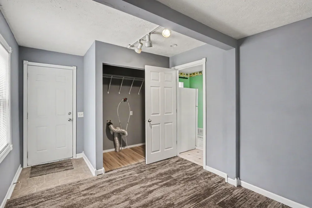 30 Avenue B Springfield City, MI 49037