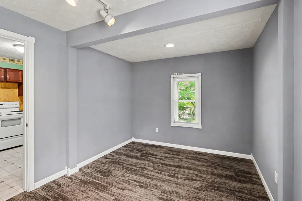 30 Avenue B Springfield City, MI 49037