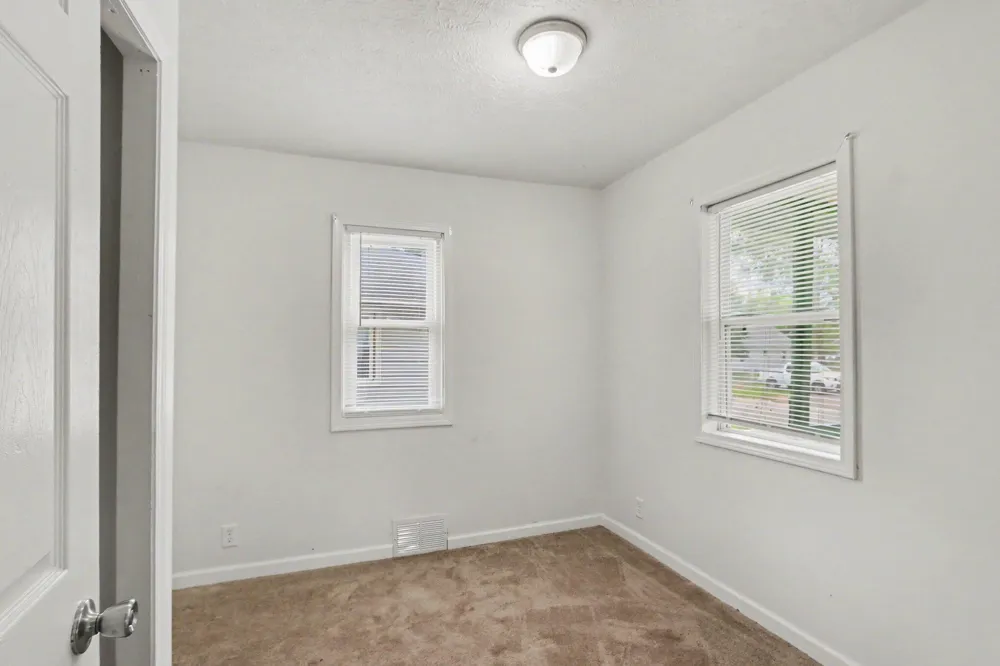 30 Avenue B Springfield City, MI 49037
