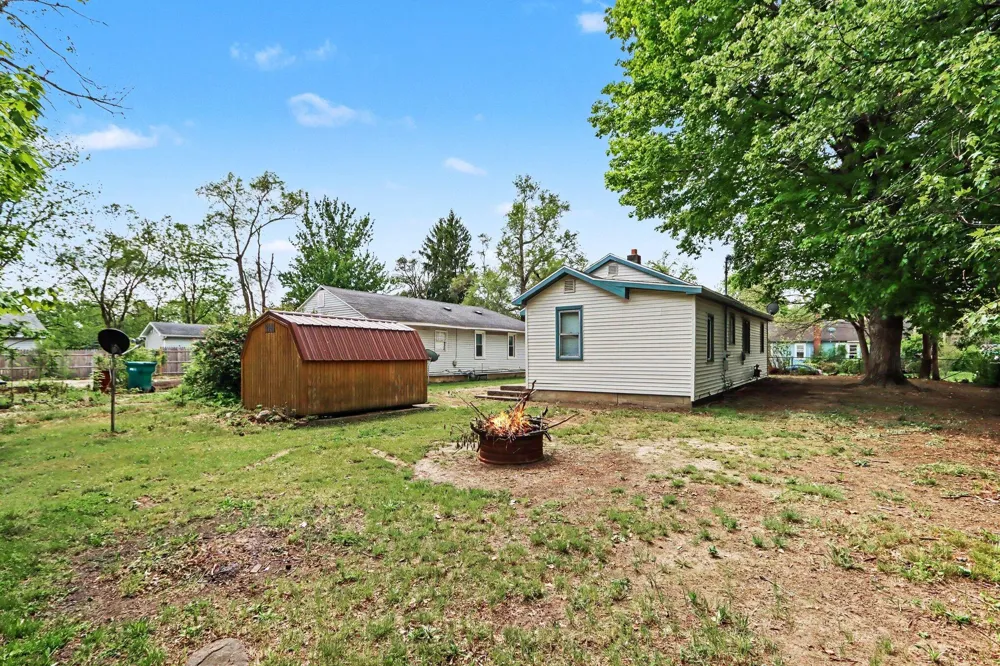 30 Avenue B Springfield City, MI 49037