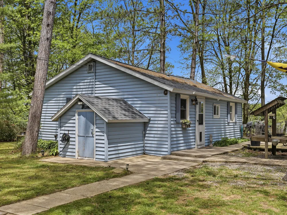 18648 Lawrence Drive Mecosta Township, MI 49346
