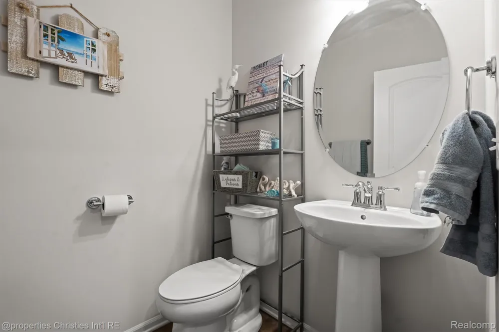 2721 Maize Loop Saline Township, MI 48176