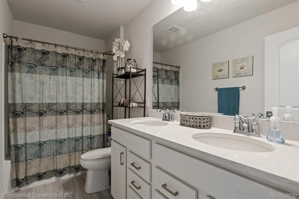 2721 Maize Loop Saline Township, MI 48176