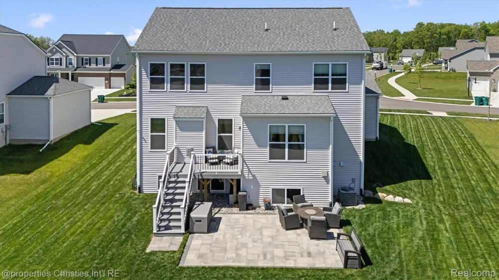2721 Maize Loop Saline Township, MI 48176