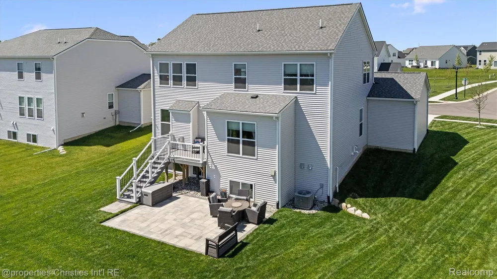 2721 Maize Loop Saline Township, MI 48176