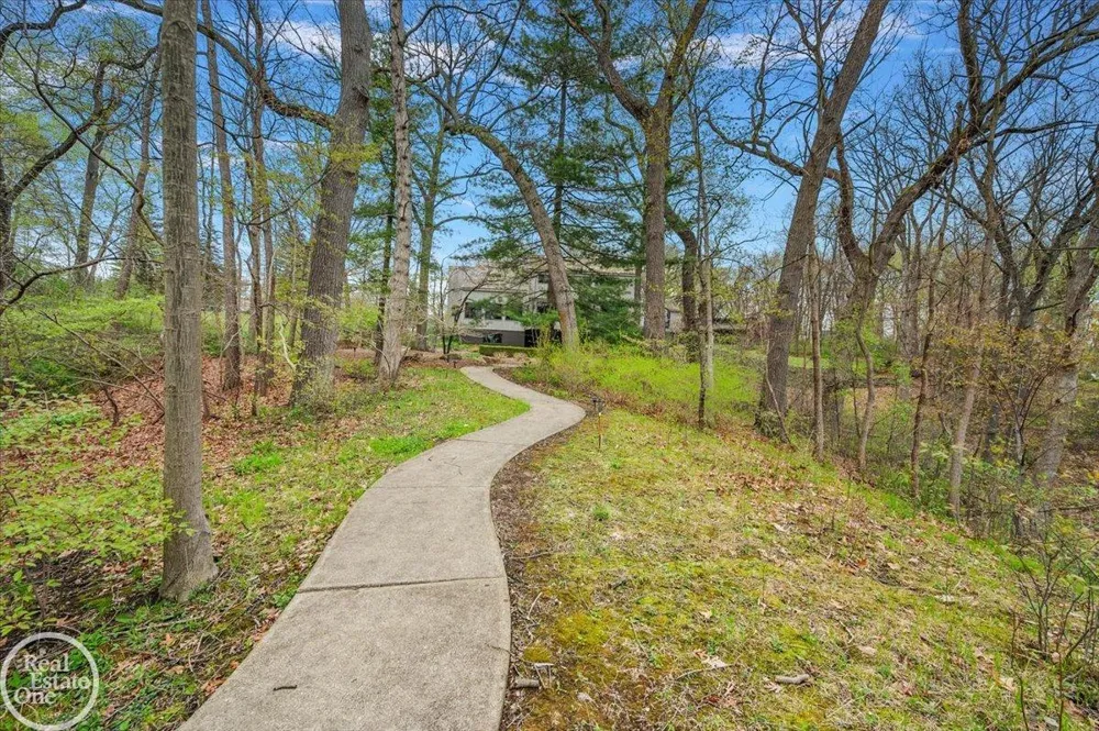 3750 Orion Road Oakland Charter Township, MI 48363