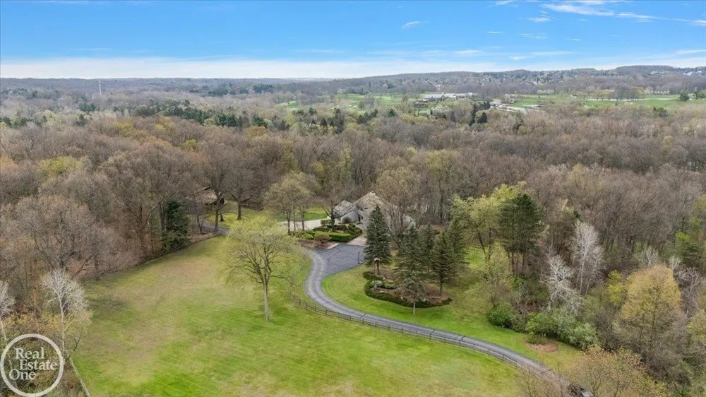 3750 Orion Road Oakland Charter Township, MI 48363