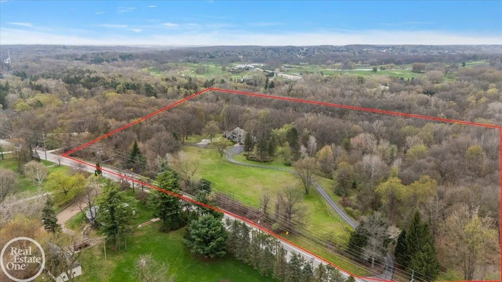 3750 Orion Road Oakland Charter Township, MI 48363