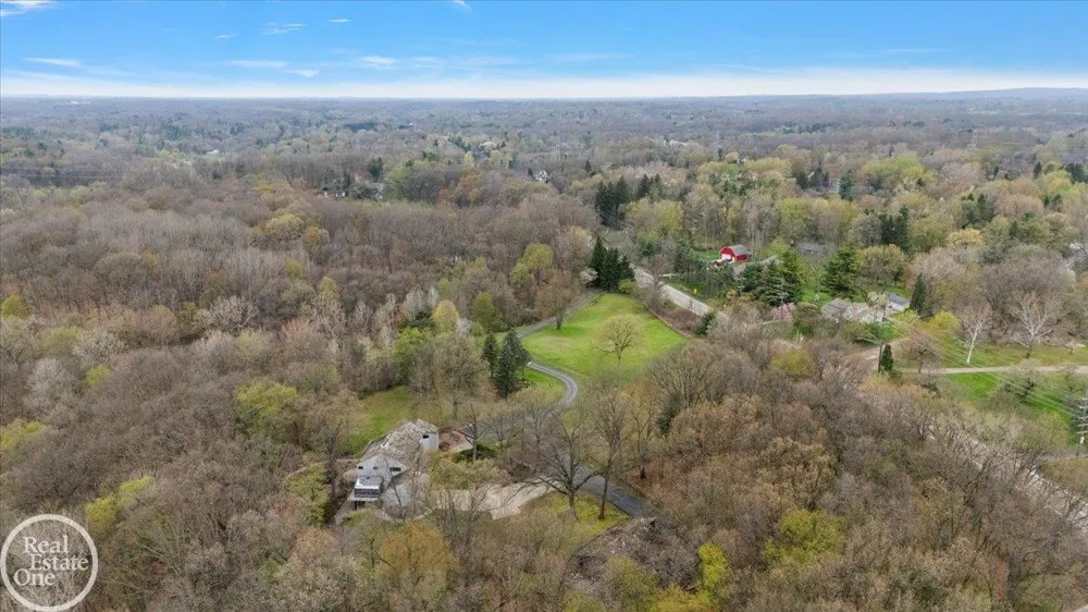 3750 Orion Road Oakland Charter Township, MI 48363