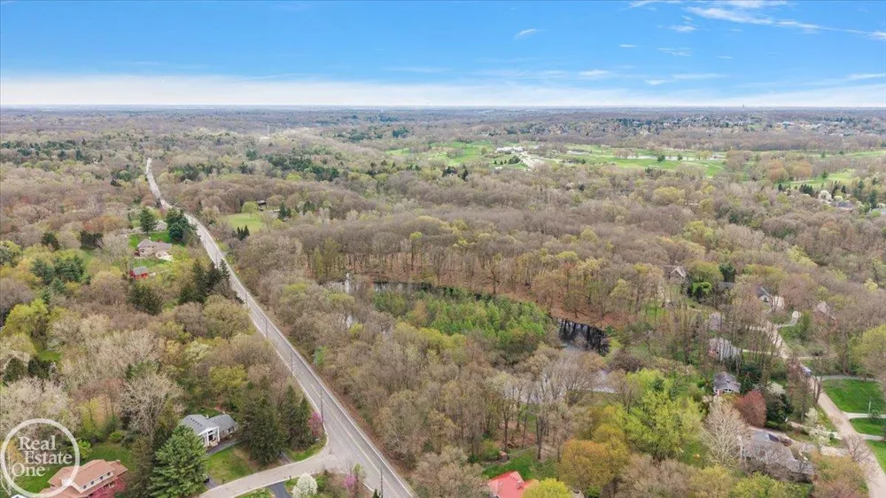 3750 Orion Road Oakland Charter Township, MI 48363