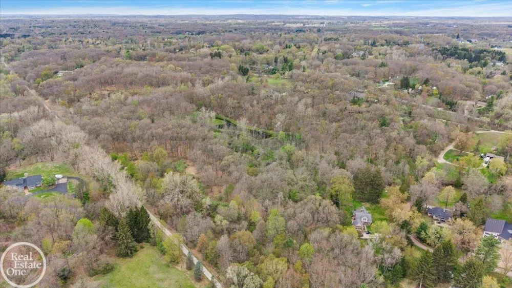 3750 Orion Road Oakland Charter Township, MI 48363