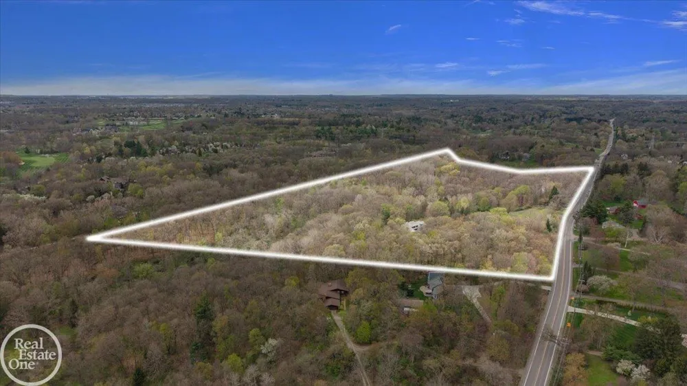 3750 Orion Road Oakland Charter Township, MI 48363