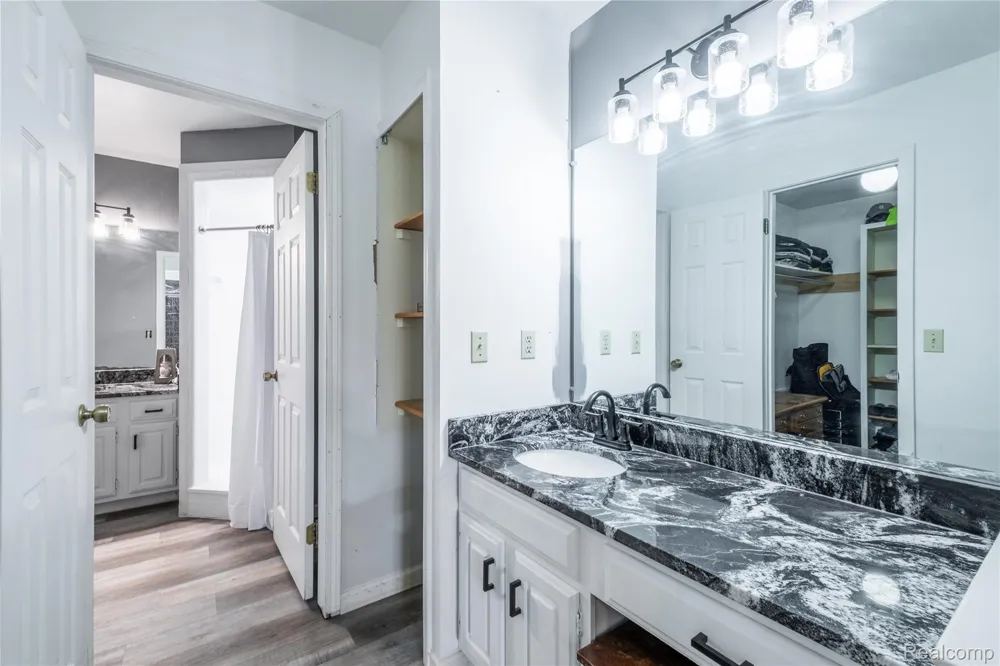 9359 Lochmoor Drive Davison Township, MI 48423