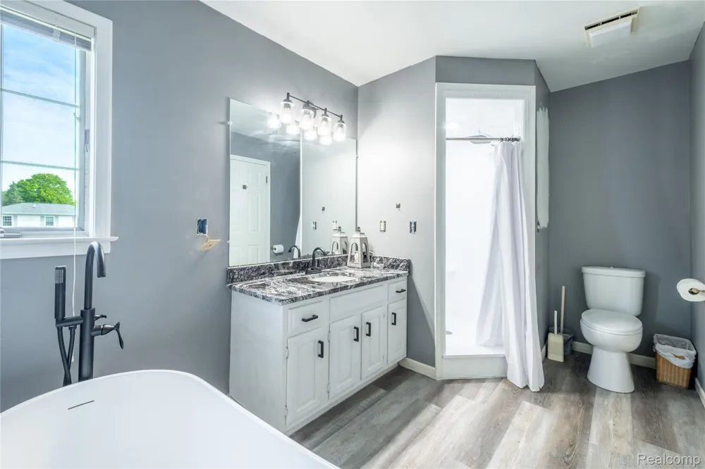 9359 Lochmoor Drive Davison Township, MI 48423