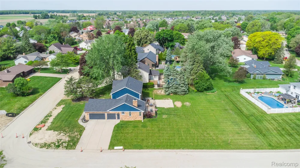 9359 Lochmoor Drive Davison Township, MI 48423